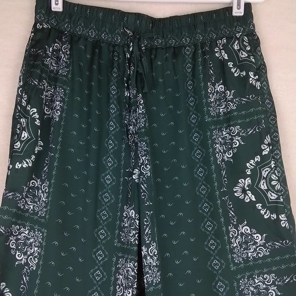 Soncy Smocked Waistband Pants Size 00 (10) in Green‎ w/ White Floral Design - Picture 3 of 11